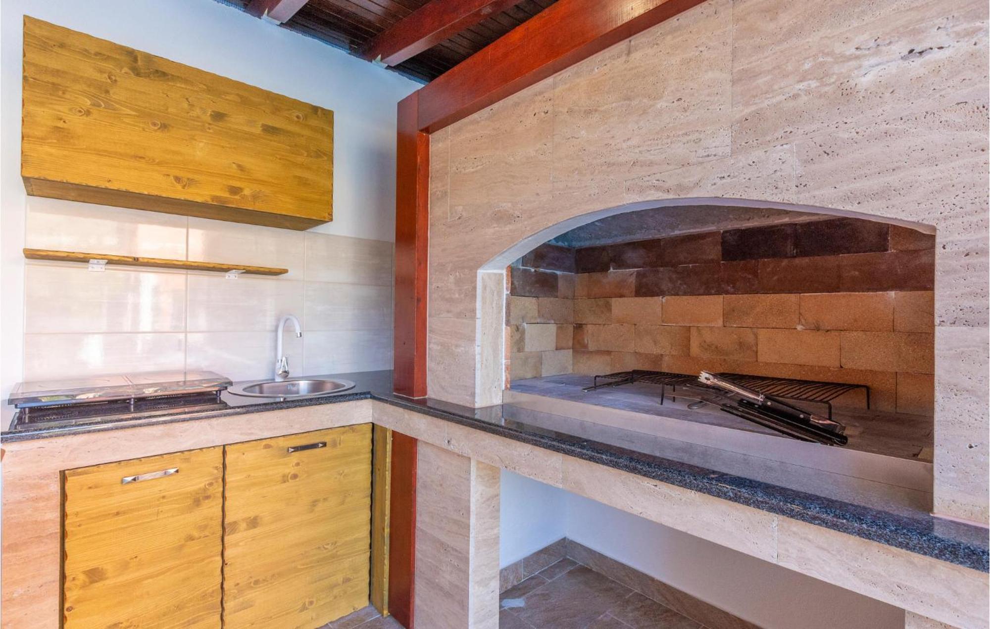 Nice Apartment In Plano With Kitchen Exterior foto