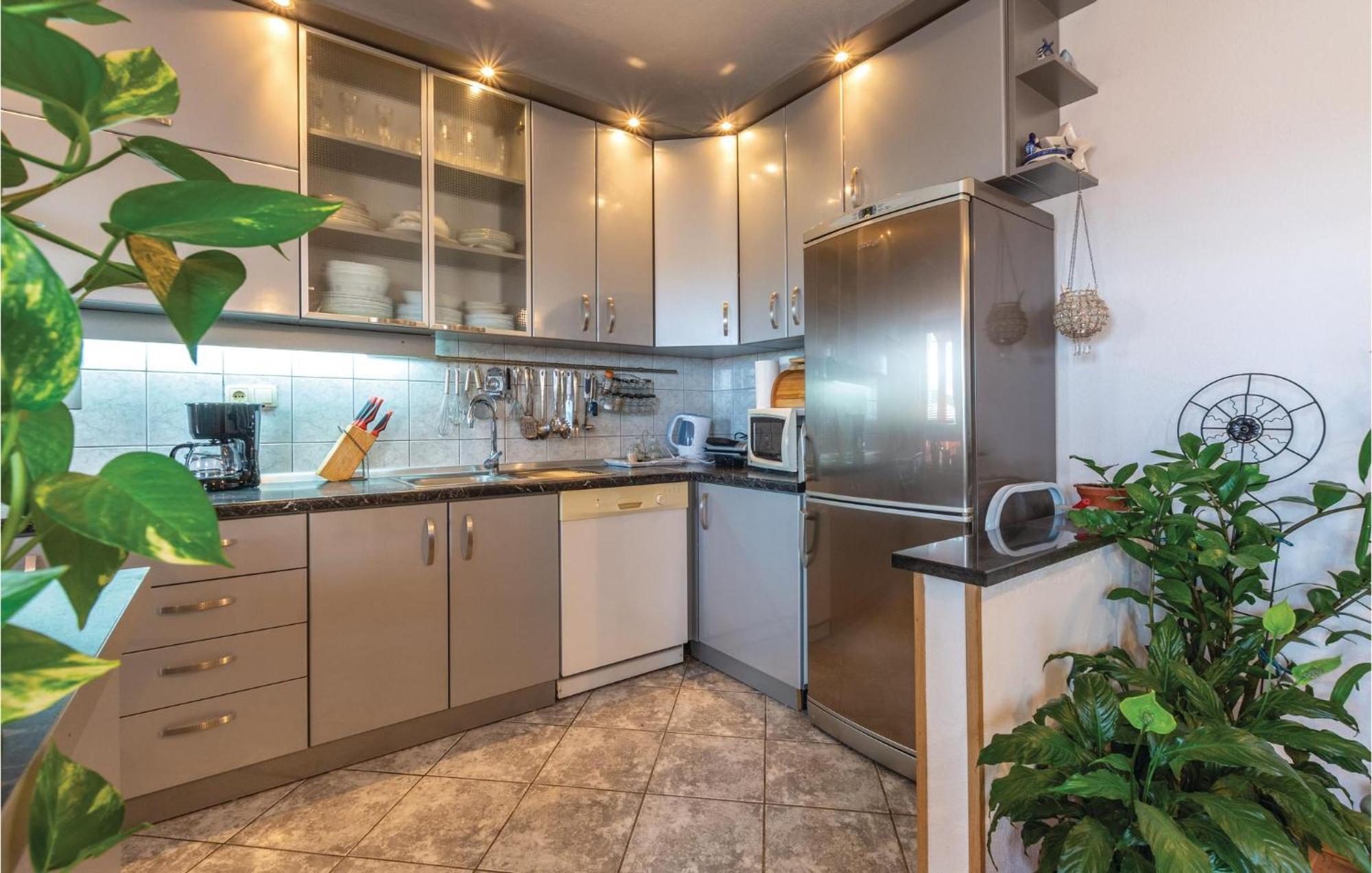Nice Apartment In Plano With Kitchen Exterior foto